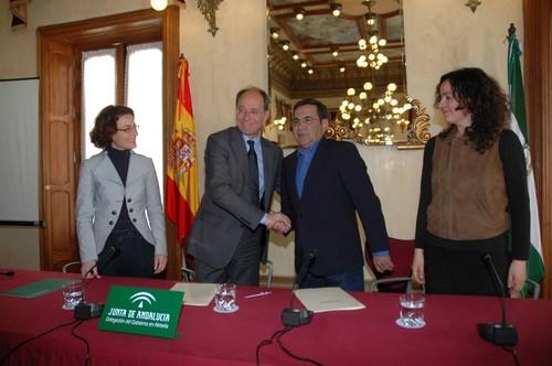 La Junta acuerda con la Junta Central de Usuarios del Poniente Almeriense la explotación del bombeo de la Balsa del Sapo