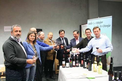 La presentación del evento ‘Primavera y Vino Guadix 2012’ reúne al sector hostelero y la restauración de El Ejido