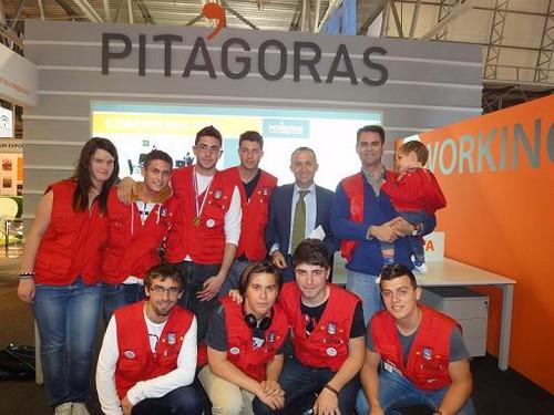 PITA ratifica el apoyo a los campeones de robótica en su stand de Expo Agro