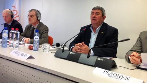 Lorenzo Ramos dirige en Bruselas el debate sobre el futuro de la agricultura y la ganadería europeas
