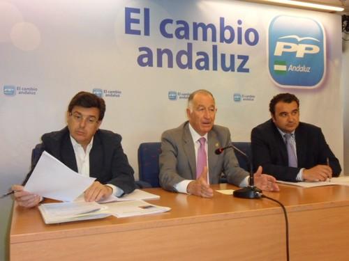 Cara critica que Griñán haya nombrado como Consejero de Agricultura al artífice del Acuerdo UE-Marruecos