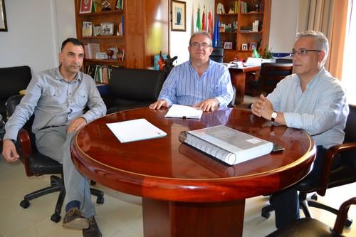 Sol y Arena aborda con Antonio Bonilla, los proyectos de la comunidad de regantes en el municipio de Vícar