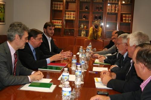Luis Planas se ha reunido con las organizaciones agrarias andaluzas para abordar cuestiones que atañen al sector