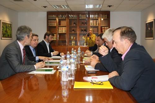 COAG-A recuerda al consejero que potenciar el sector agrario es clave para salir de la crisis