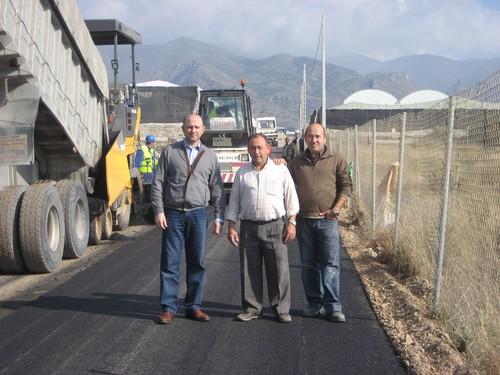El Ayuntamiento de El Ejido arregla en el primer año de gestión municipal 20 kilómetros de caminos asfaltados y 115 de tierra