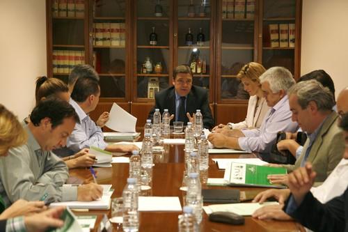 La Junta de Andalucía trasladará al Ministerio una propuesta de mejora del plan de acción del aceite de la Unión Europea