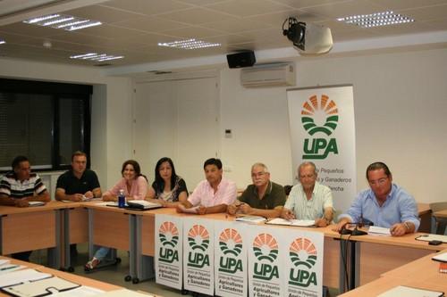 El precio del aceite de oliva se acerca a los costes de producción tras seis campañas de ruina