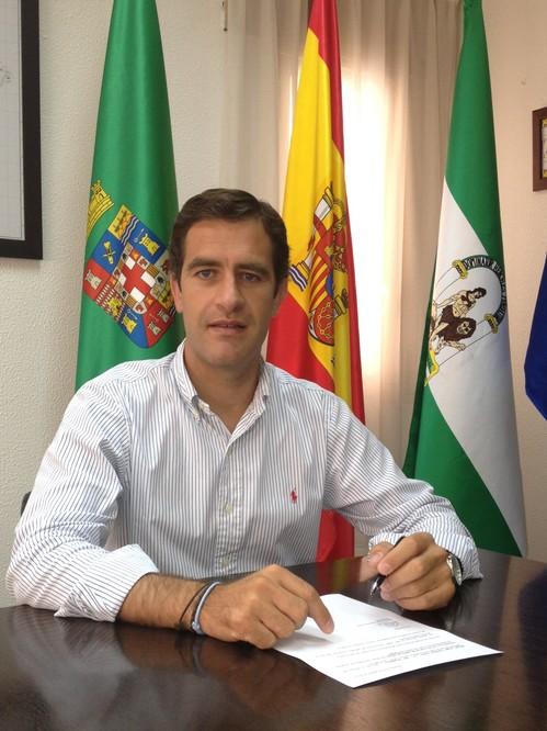 El vicesecretario de organización del PP de Almería lamenta que el PSOE critique a Gabriel Amat, cuando 'es el que está haciendo las gestiones necesarias para acelerar el proyecto de Acuamed'