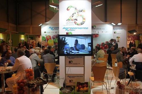 Agroponiente y Vegacañada inauguran Fruit Attraction con un stand funcional que ha recibido hoy cientos de visitas comerciales