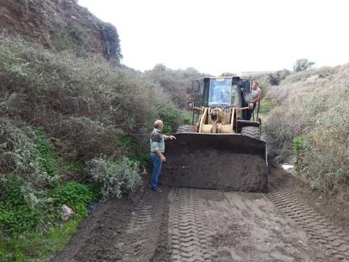 La Concejalía de Agricultura abderitana arregla 15 tramos de caminos rurales afectados por las lluvias del pasado fin de semana