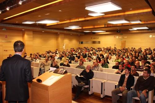 Más de 220 expertos asisten a la jornada técnica agrícola de Cajamar sobre el manejo de cultivo en invernadero