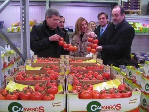 Sonia Ferrer y José Manuel Ortiz visitan Caparrós Deutschland en el Mercado Central de Berlín