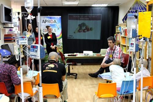 APROA lleva a los niños del  Aula Hospitalaria del CH Torrecárdenas el juego de las frutas y hortalizas, Coexplay
