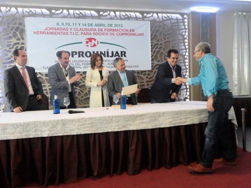 COPRONIHJAR, de la mano de HISPATEC,  forma a agricultores en el uso de nuevas tecnologías de la información y comunicación (TIC) y les facilita 133 tabletas digitales para aumentar su rentabilida