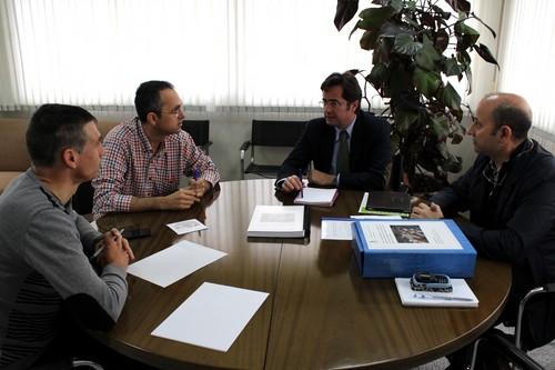 El alcalde de El Ejido y el concejal de Agricultura presentan el proyecto de ensilado a varias comercializadoras