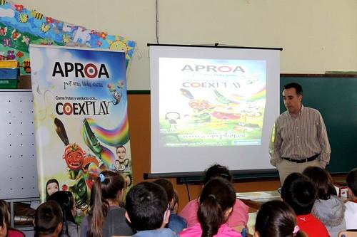 APROA cierra abril promocionando el consumo de las frutas y hortalizas de sus OPFH's entre 700 escolares