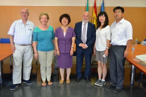 Una delegación de la Academia de Ciencias Agrarias y Forestales de Pekín visita la UAL