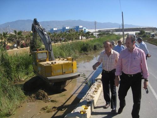 La Junta inicia los trabajos de adecuación del tramo final del cauce de la rambla de Balerma, en El Ejido