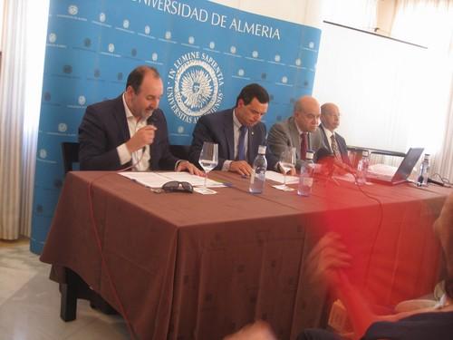 La Junta anima al sector del vino de Almería a trabajar por el reconocimiento de la denominación de origen