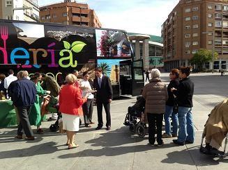 Diputación espera más de 30.000 impactos publicitarios en Madrid con su ‘Bus Agroalimentario’