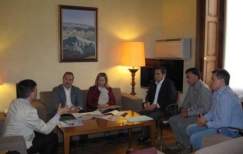 La consejera de Medio Ambiente aborda con la Junta Central de Usuarios del Acuífero del Poniente almeriense la situación de los recursos hídricos de la comarca