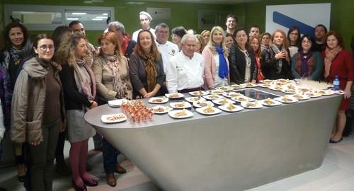 Más de medio centenar de personas participa en el curso de cocina creativa para Navidad organizado por TECNOVA y la ACRIA