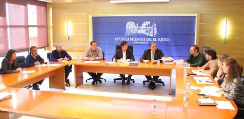 El gobierno local de El Ejido lleva al próximo pleno una propuesta en apoyo a los regantes en su reivindicación por una factura eléctrica adaptada