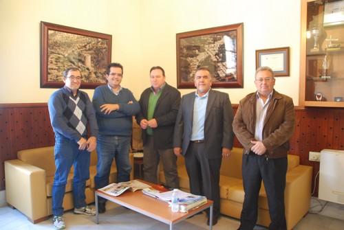 El Ayuntamiento de Níjar afirma que apoyará cualquier iniciativa sostenible para eliminar los restos agrícolas