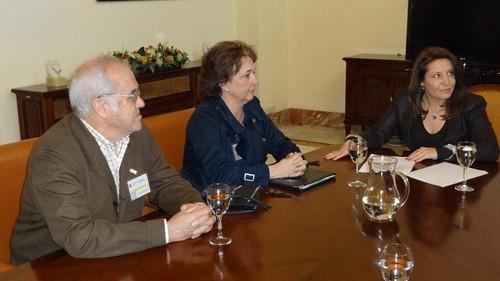 Crespo dice comprender la situación de los regantes y asegura que se buscan soluciones
