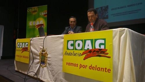 Productores de frutos secos y ganaderos de COAG Almería se informan del seguro agrario para su sector