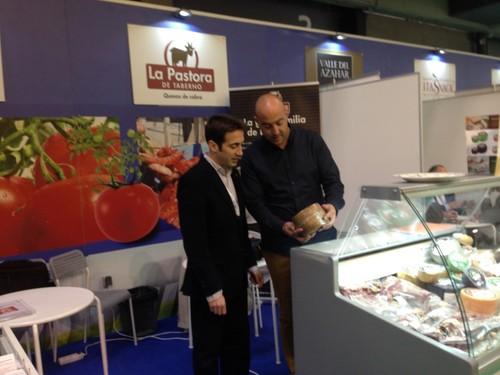 La Diputación califica de “éxito” la primera jornada de participación de las empresas de Almería en Alimentaria 2014