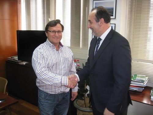 La SAT Costa de Níjar explica al delegado de Agricultura su plan estratégico de comercialización