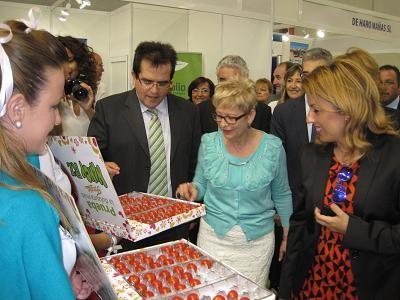 Elena Víboras visita ExpoLevante y Níjar-Caza, certámenes que muestran el potencial del campo y la caza de Almería