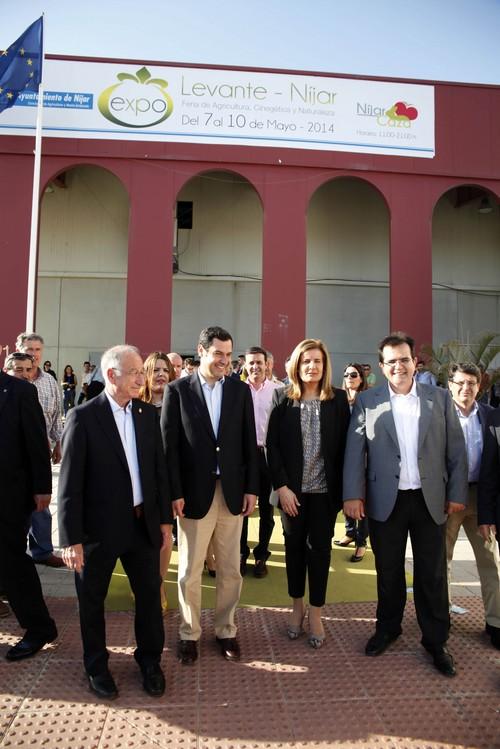 La ministra de Empleo y el presidente del PP de Andalucía aprovechan su visita electoral a la provincia para estar presentes en Expolevante