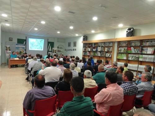 ASAJA, Enesa y Agroseguro se reúnen con más de un centenar de agricultores para explicarles las novedades de seguro de hortícolas bajo cubierta
