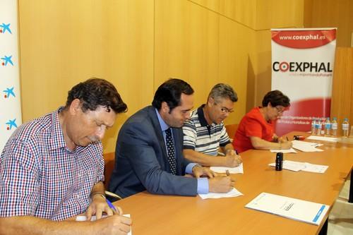 COEXPHAL y la Obra Social La Caixa fomentarán la contratación de personas desfavorecidas