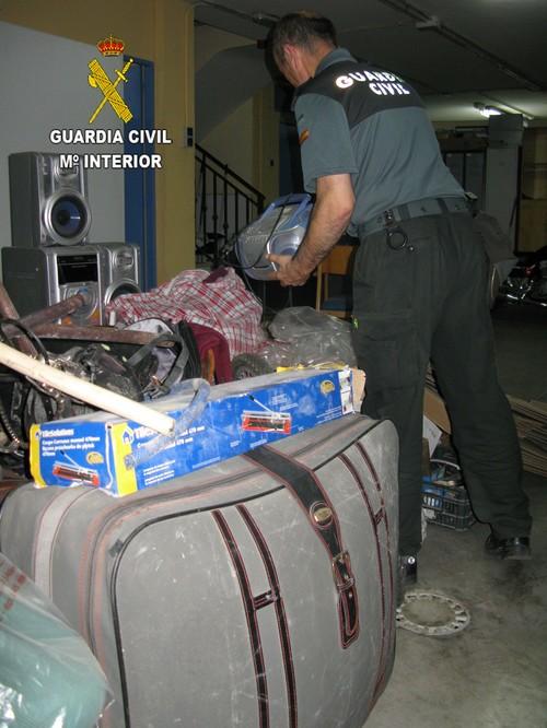 La Guardia Civil detiene a los autores de una treintena de robos con fuerza en cortijos, almacenes agrícolas e invernaderos del término municipal de Vícar