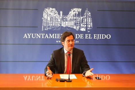 El Ayuntamiento de El Ejido exigirá por vía judicial a la Junta que asuma su responsabilidad en la gestión de los restos vegetales