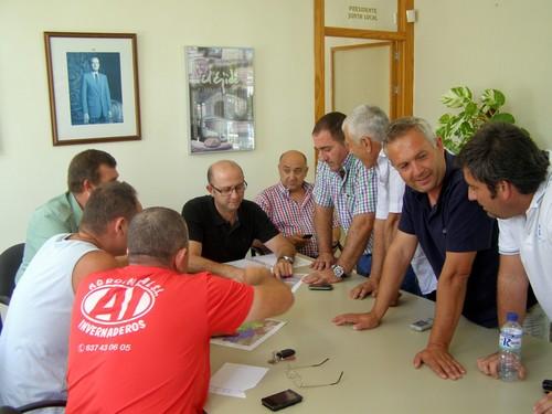 Ayuntamiento y agricultores afrontarán conjuntamente las obras de asfaltado del camino Loma Galiana
