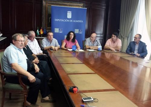 El PSOE critica que Amat haya dejado fuera del Plan de Caminos a 41 municipios del interior de la provincia