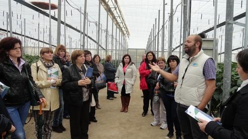 Mujeres de AMFAR-Almería se acercan a la innovación y a las técnicas de control biológico del sector hortícola