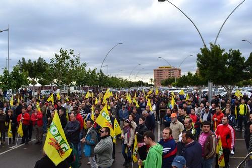 COAG denuncia el 'sometimiento' del sector comercial a la gran distribución y anuncia protestas
