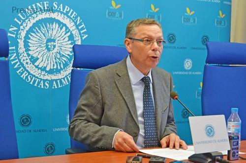 Javier de las Nieves presenta su dimisión como vicerrector de Investigación de la UAL