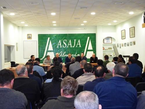 Un centenar de agricultores analiza con ASAJA las medidas necesarias para ayudar a los afectados por el granizo
