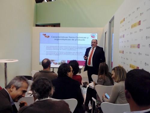 Éxito de participación en la conferencia y la cata del ‘tomate más rico’ en FITUR 2015