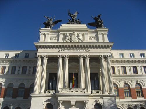 El Ministerio de Agricultura, Alimentación y Medio Ambiente convoca ayudas para  las entidades asociativas del sector agroalimentario por valor de 1,7 millones de euros