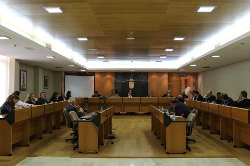 El Pleno de la Corporación ejidense aprueba por unanimidad exigir a la Junta que modifique los criterios de reparto en las ayudas para infraestructuras agrarias