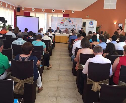 Más de 150 personas asisten a la fiesta del Día Internacional del Cooperativismo