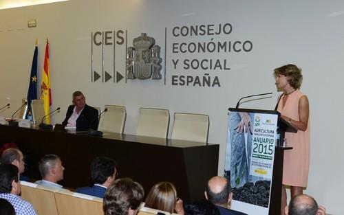 García Tejerina: 'La Ley de la Cadena Alimentaria tiene un enorme calado, debemos respetarla y cumplirla porque beneficia  a todos'