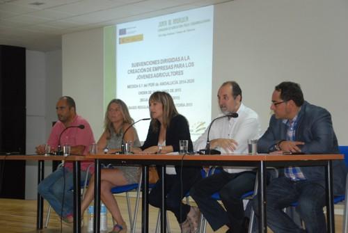 Los jóvenes agricultores nijareños reciben información sobre las subvenciones para la creación de empresa de la Junta de Andalucía